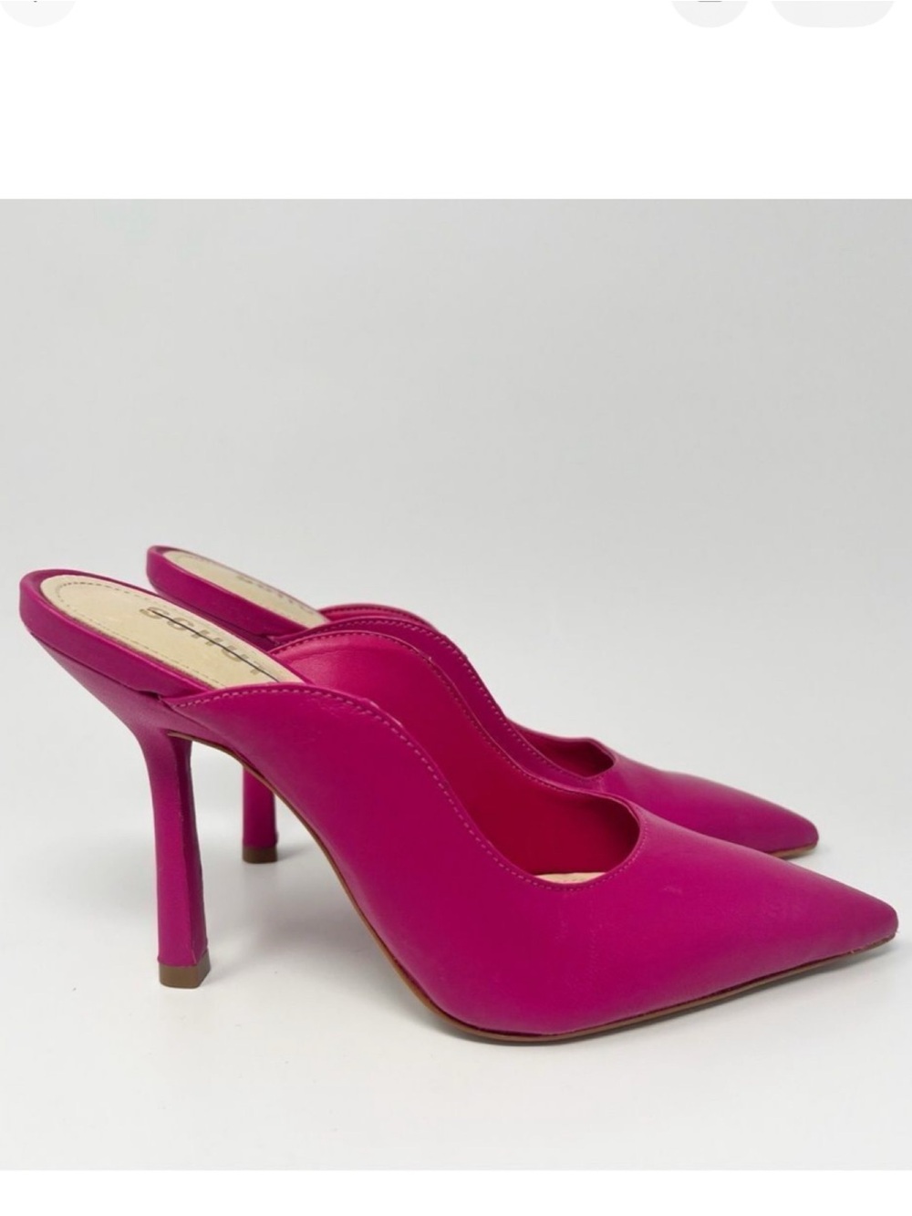Schutz Edwina Heels NEW!
Size 6